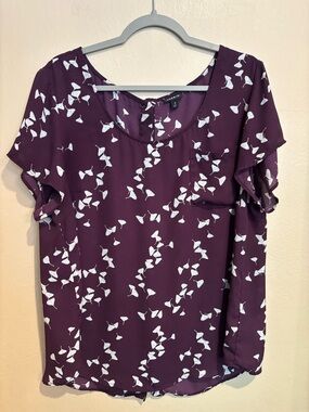 Torrid Plum Blouse with Flat Leaf Design, Button Back, Round Neckline, 18/20